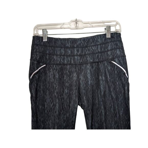 Athleta Chaturanga Capri Legging Pocket Activewear Pants Black Gray M - Picture 2 of 7